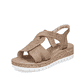 Beige Rieker Keilsandaletten V4355-62 mit einem Elastikeinsatz. Schuh seitlich schräg.