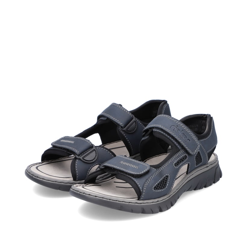 Blaue Rieker Herren Trekkingsandalen 26761-14 mit einem Klettverschluss. Schuhpaar seitlich schräg.