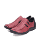 Mocassins Rieker rouges femme L1751-35 en cuir lisse avec bande élastique. Chaussures inclinées sur le côté.