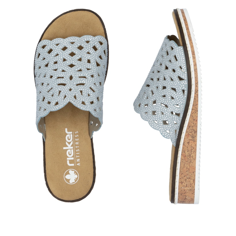 Blaue Rieker Damen Pantoletten V3693-10 mit Strasssteinen sowie leichter Sohle. Schuh von oben, liegend.