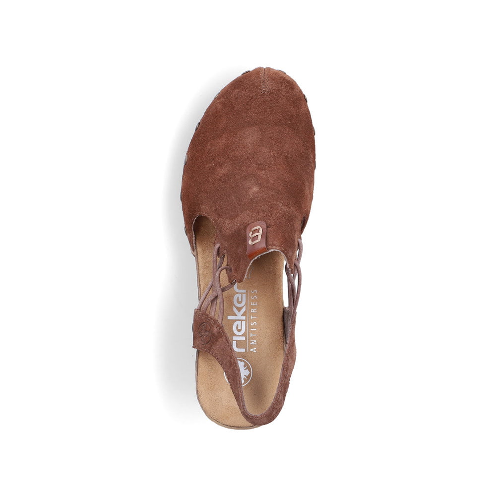 Braune Rieker Slingpumps 66775-24 aus Rauleder mit handgestickten Nähten. Schuh von oben.