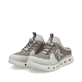 Graue Rieker Damen Clogs M6069-45 mit einem Gummizug sowie einer flexiblen Sohle. Schuhpaar seitlich schräg.