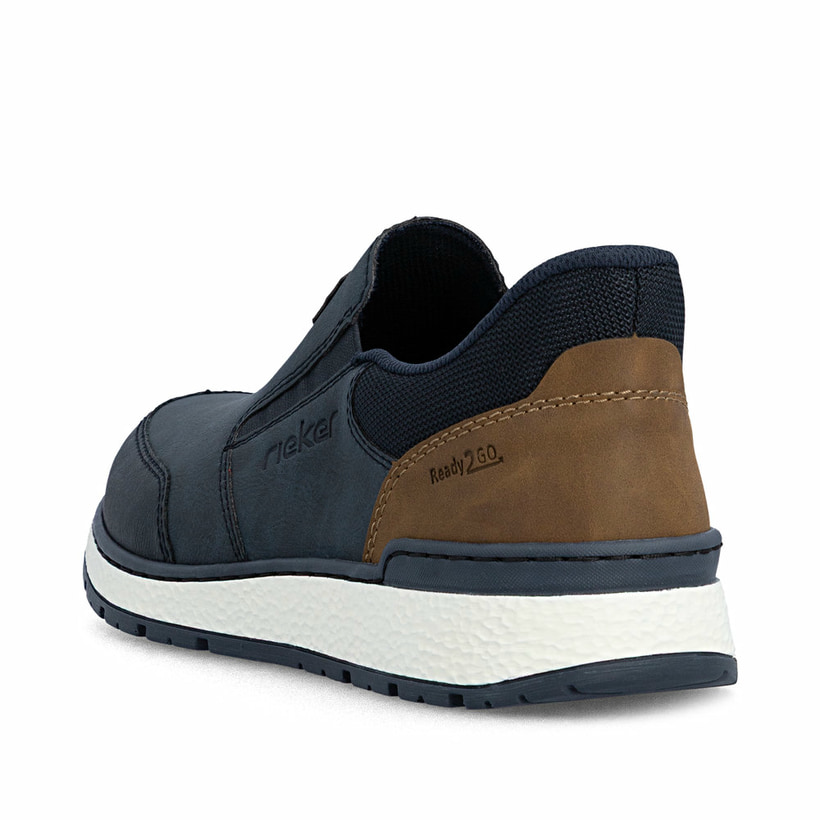Dunkelblaue Rieker Herren Slipper B9057-14 mit einem Gummizug sowie Extraweite H. Schuh von hinten.