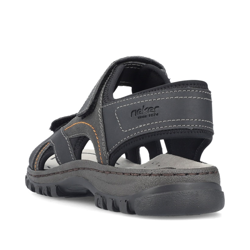 Schwarze Rieker Herren Trekkingsandalen 25053-00 mit einem Klettverschluss. Schuh von hinten.