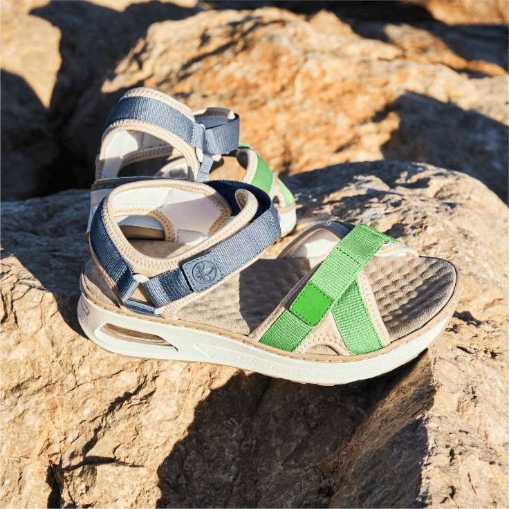 Sandale de trekking Rieker 65660-90 pour femmes avec semelle intérieure à picots.