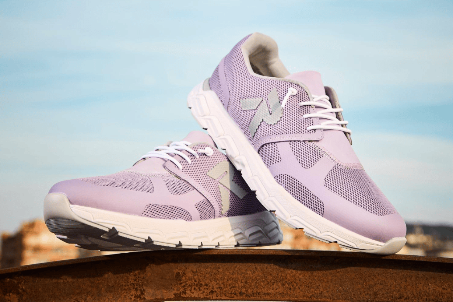 Des baskets basses preston pourpre m9000-30.