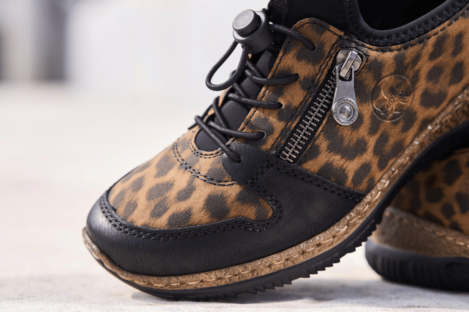 Mocassins pour femmes n32g0-90.