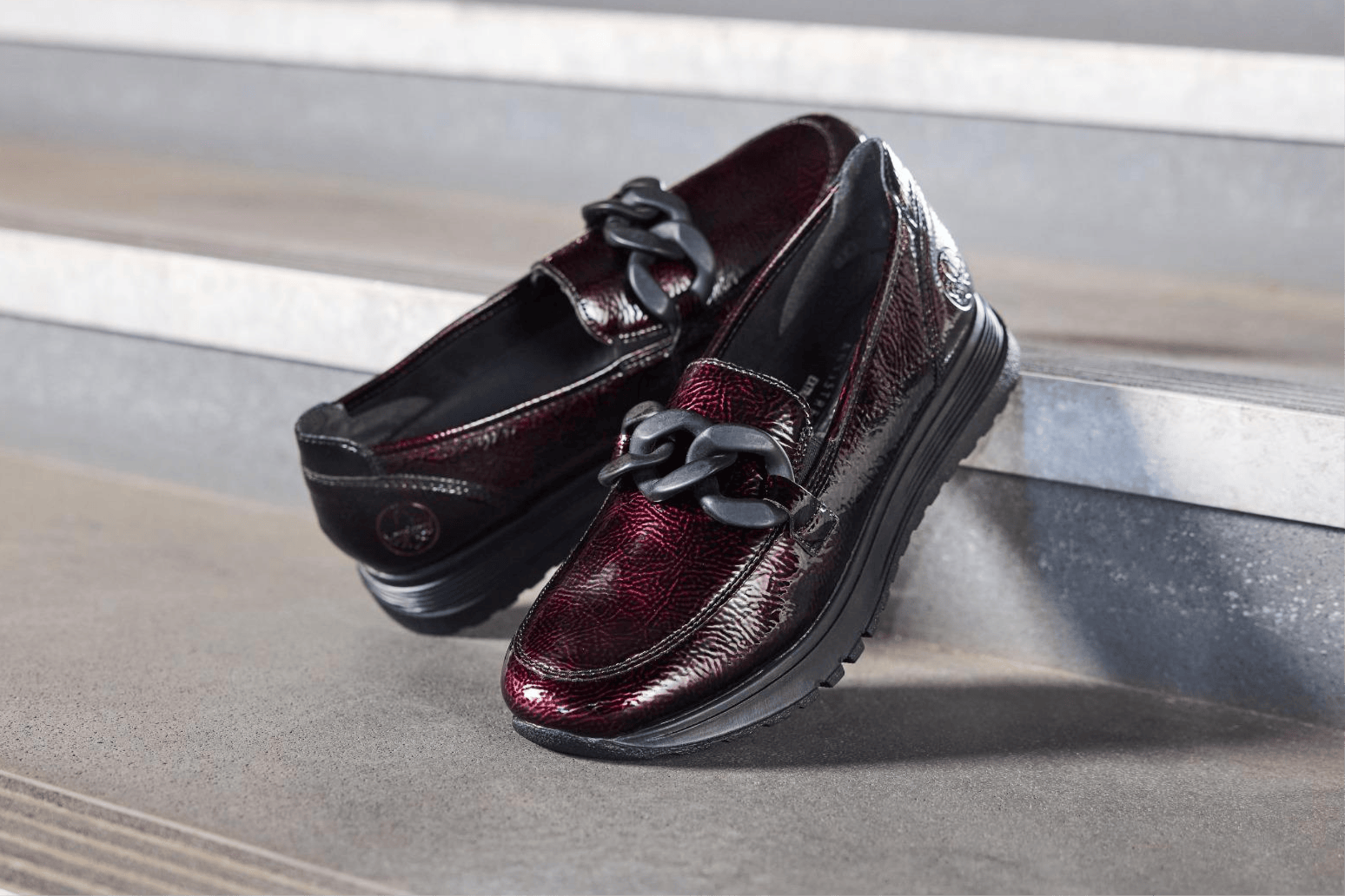 Détail des nouveaux loafers 49051-35 pour femmes de la nouvelle collection Rieker.